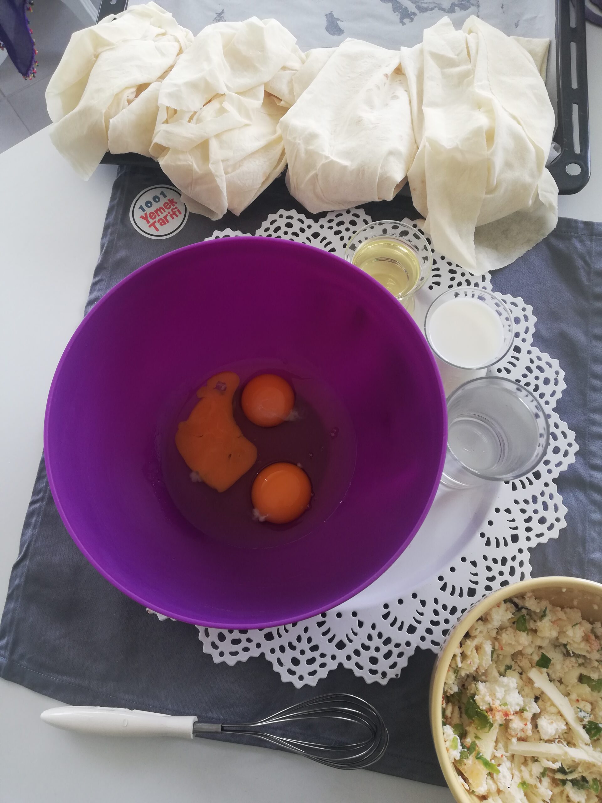 hazır yufkadan peynirli Börek Tarifi