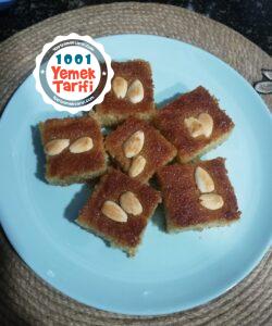 Şam Balı İrmik Tatlısı