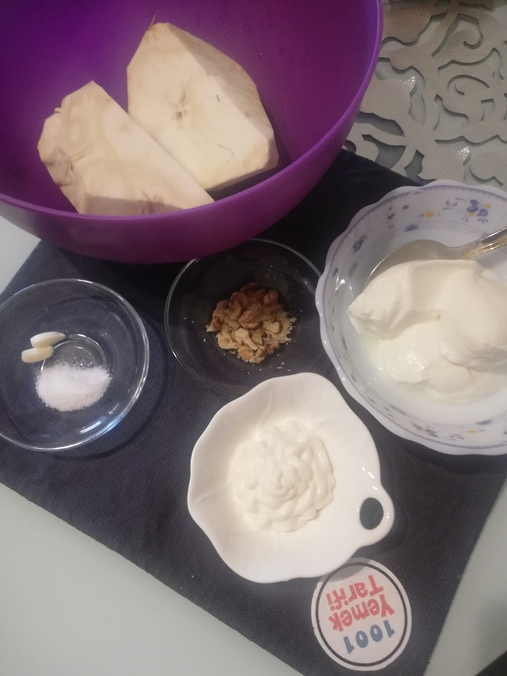 Kereviz Salatası Nasıl Yapılır