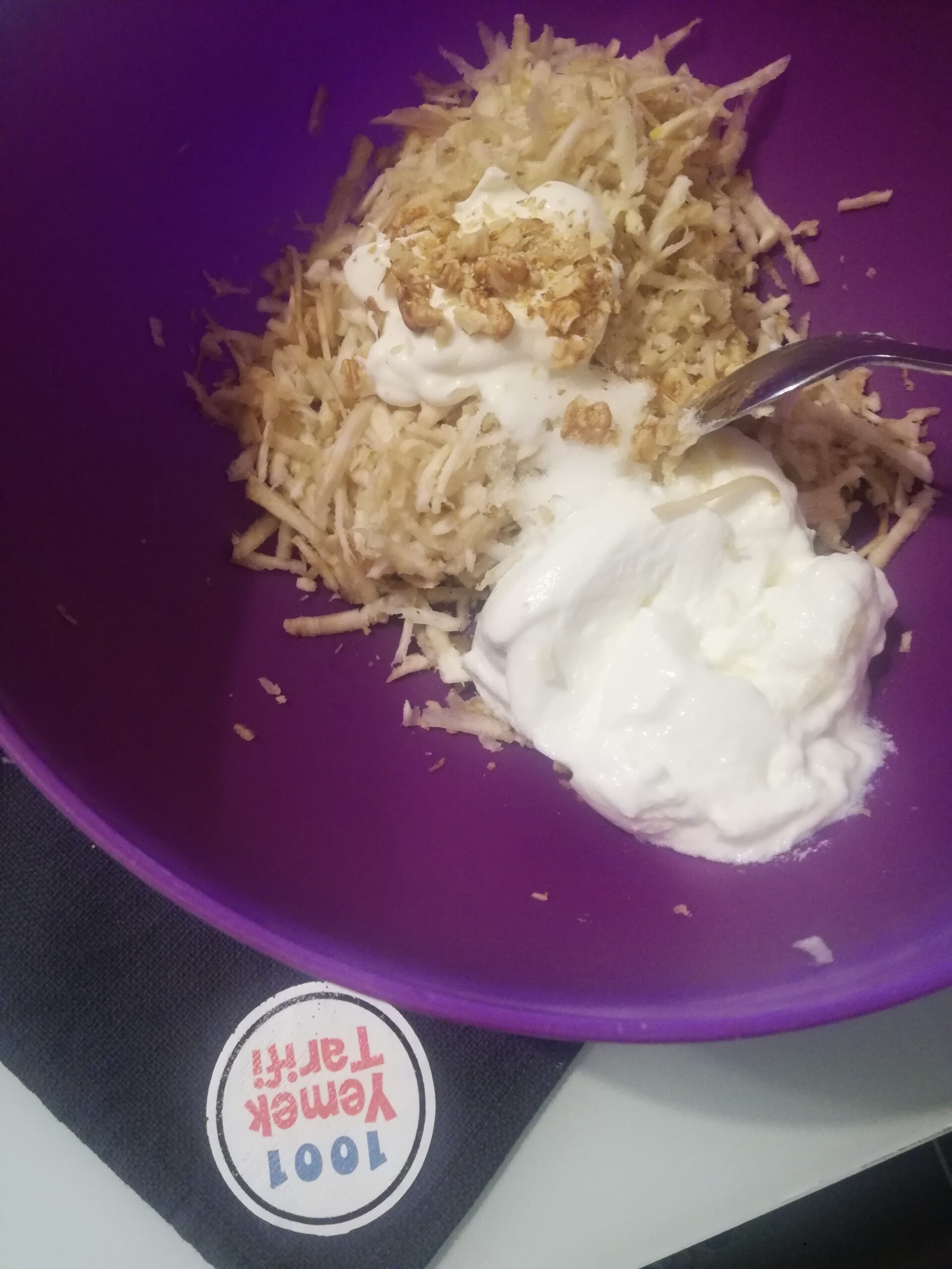 Kereviz Salatası Nasıl Yapılır