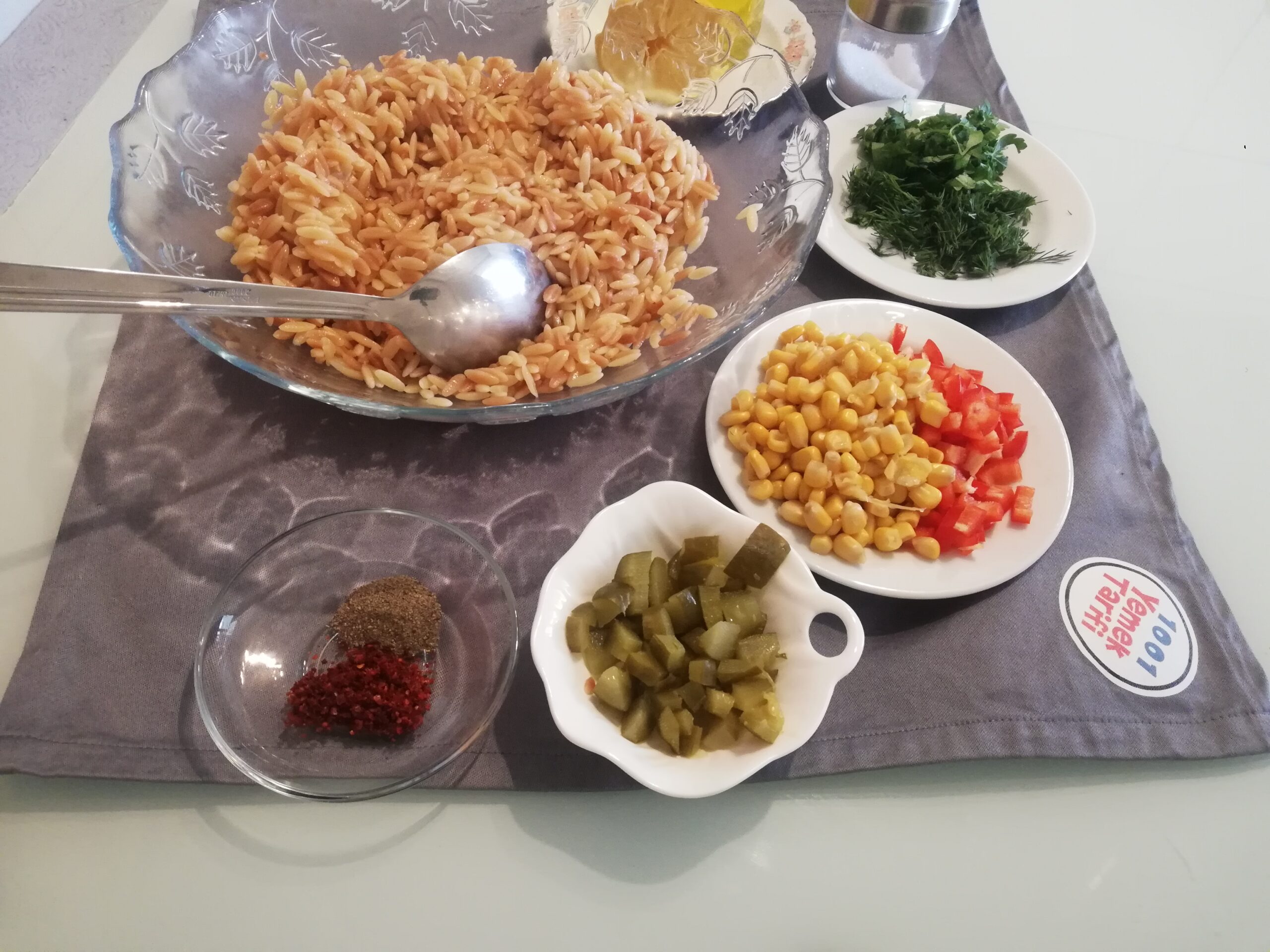 Tavuklu Şehriye Salatası