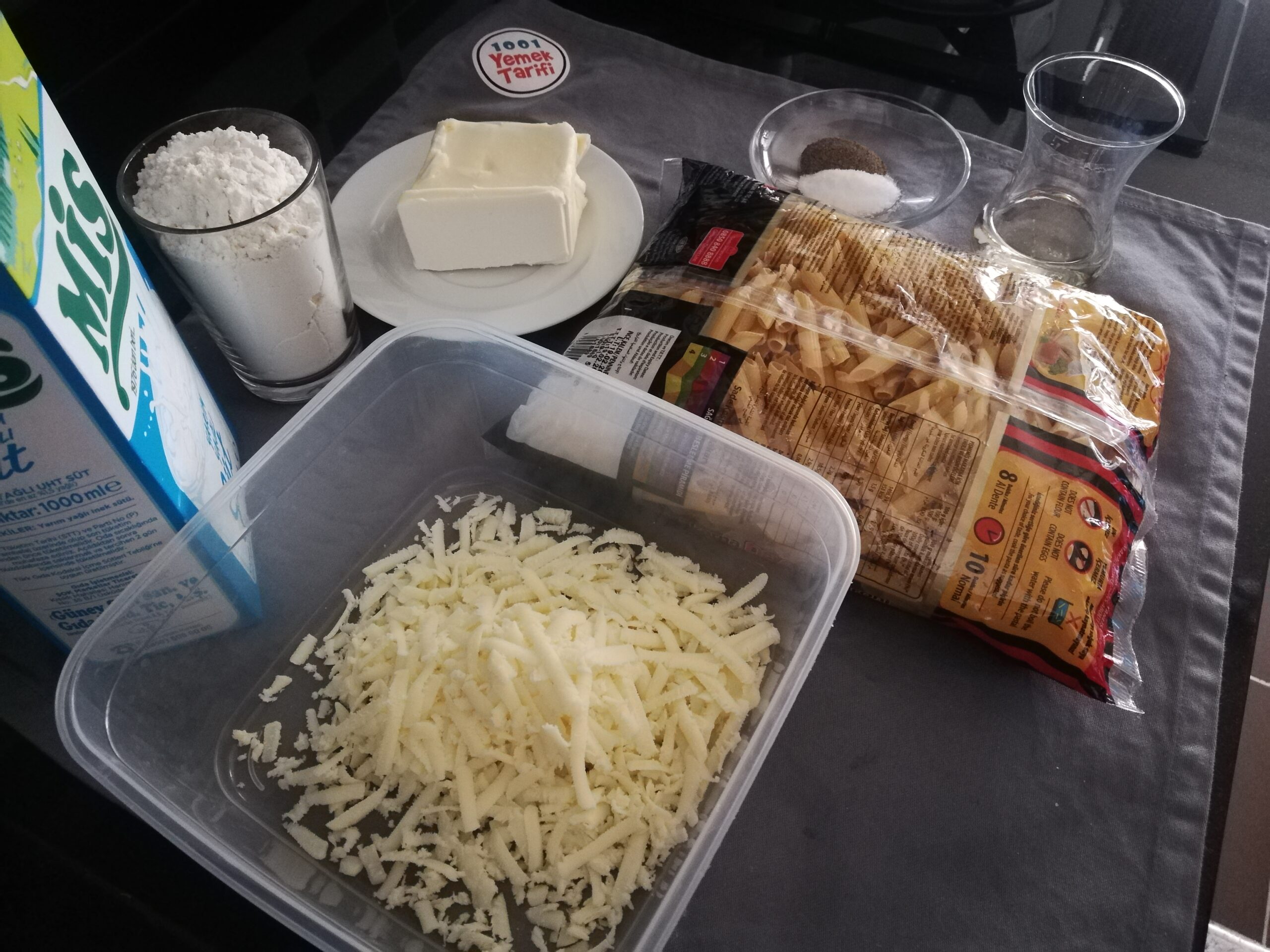 Fırında Beşamel Soslu Makarna
