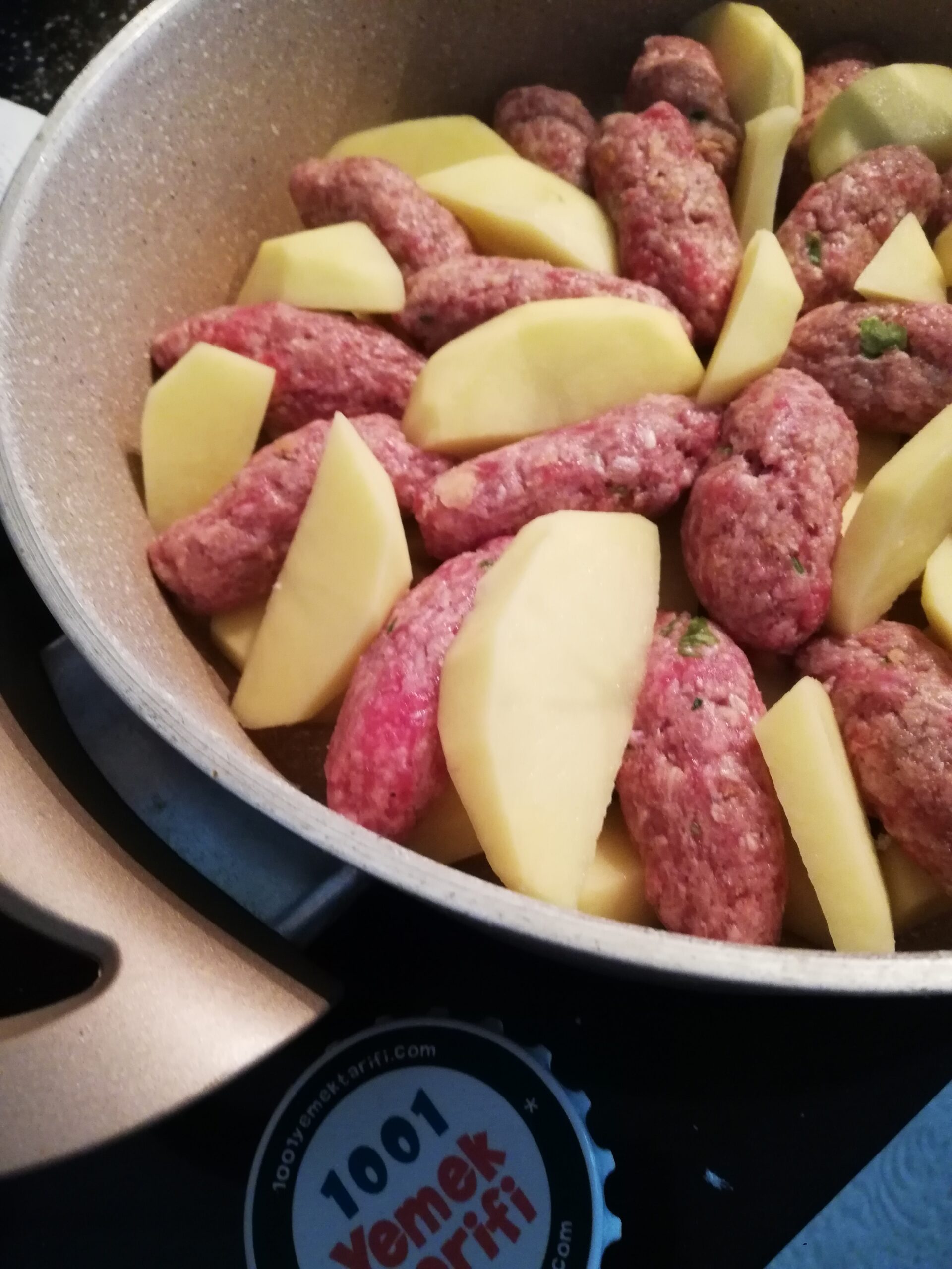 Köfte Patates Yemeği Nasıl Yapılır?