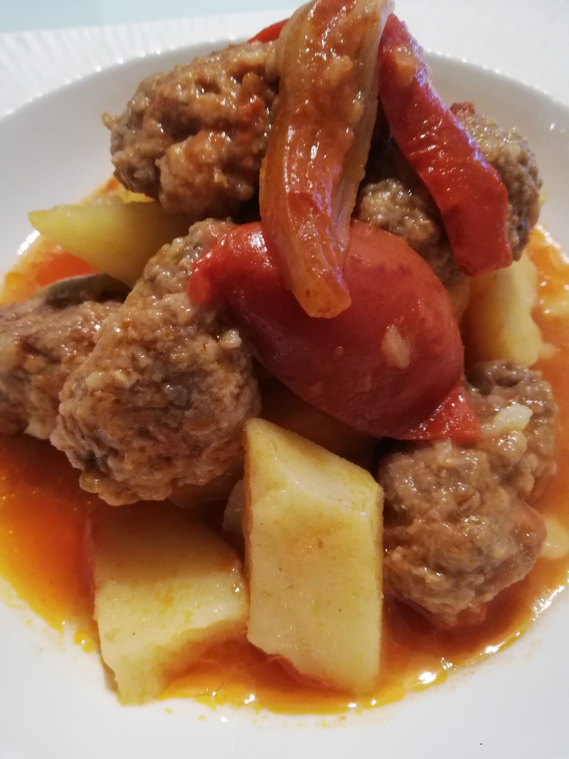 Köfte Patates Yemeği Nasıl Yapılır?