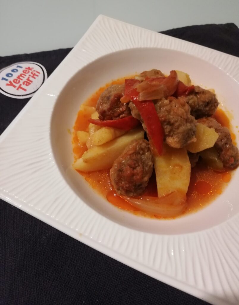 Köfte Patates Yemeği Nasıl Yapılır?
