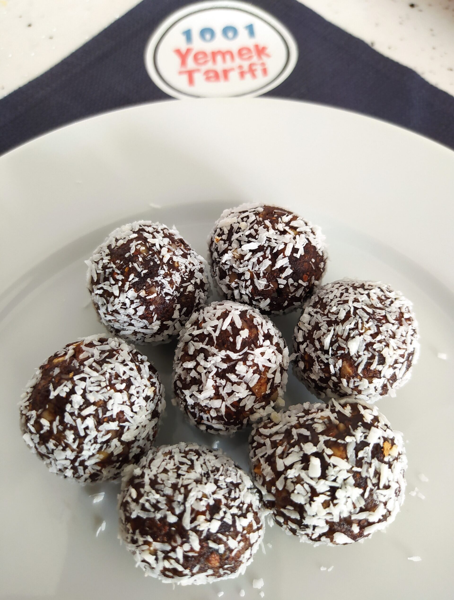 Şekersiz Sağlıklı Hurma Topları