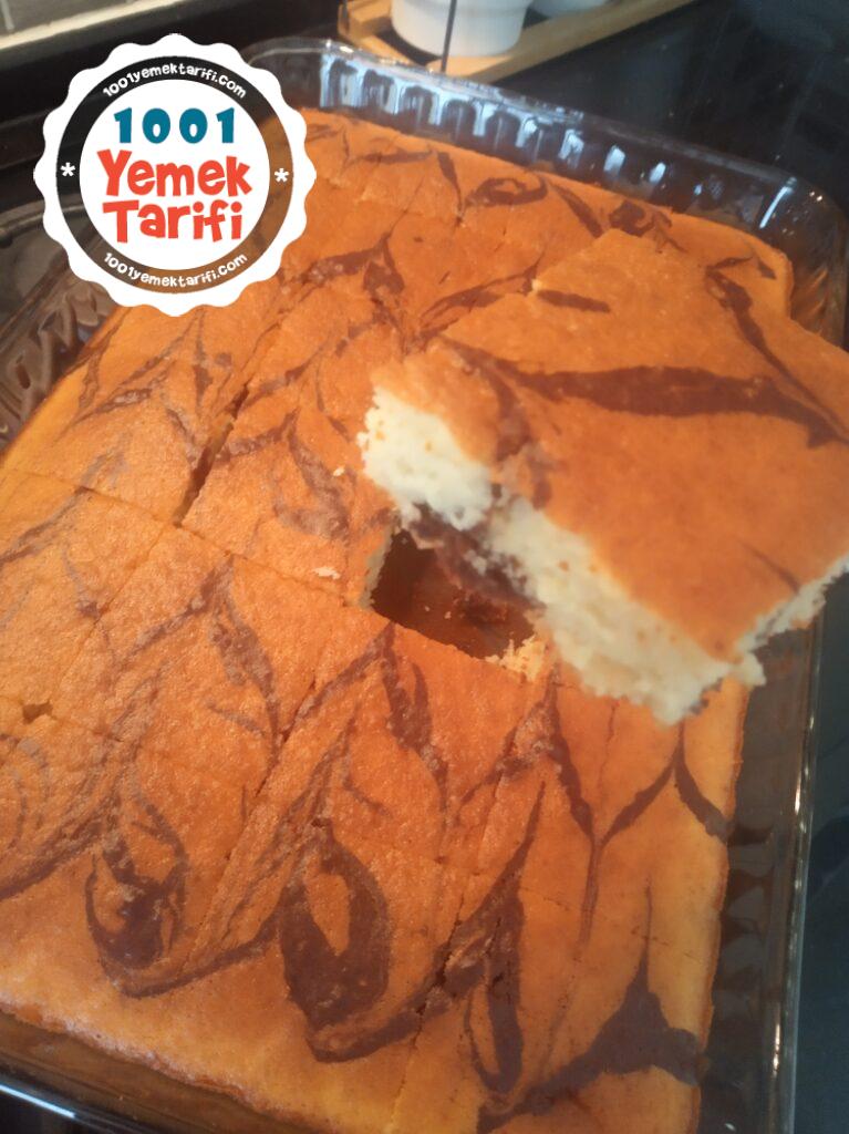 Borcamda İki Renkli Pamuk Kek