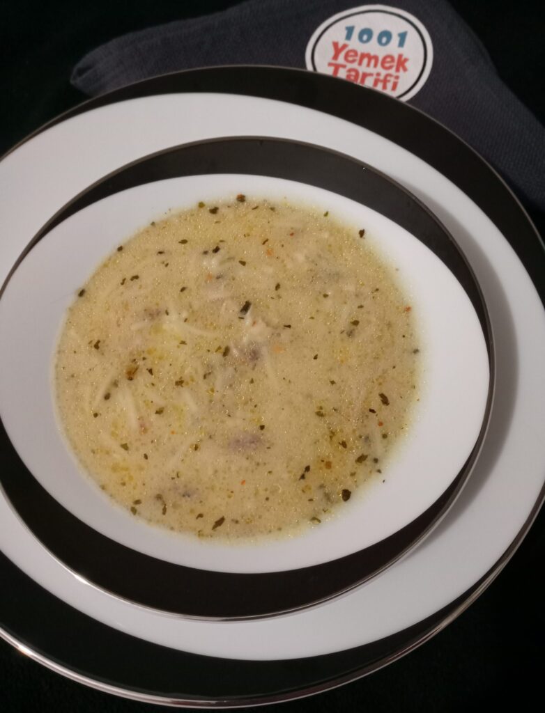 Terbiyeli Tavuklu Tel Şehriye Çorbası
