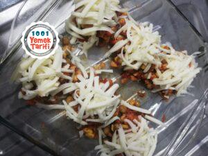 Fırında kaşarlı Mantar Dolması tarifi