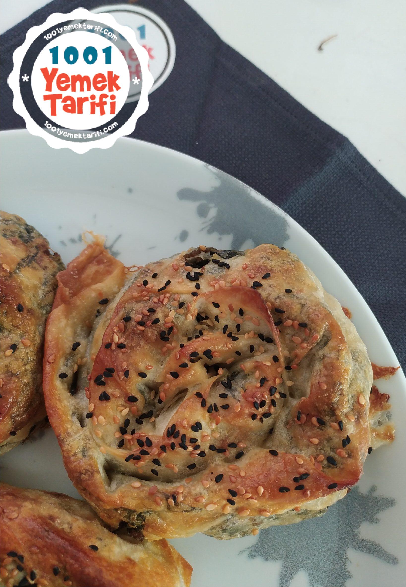 Kıymalı Ispanaklı Börek