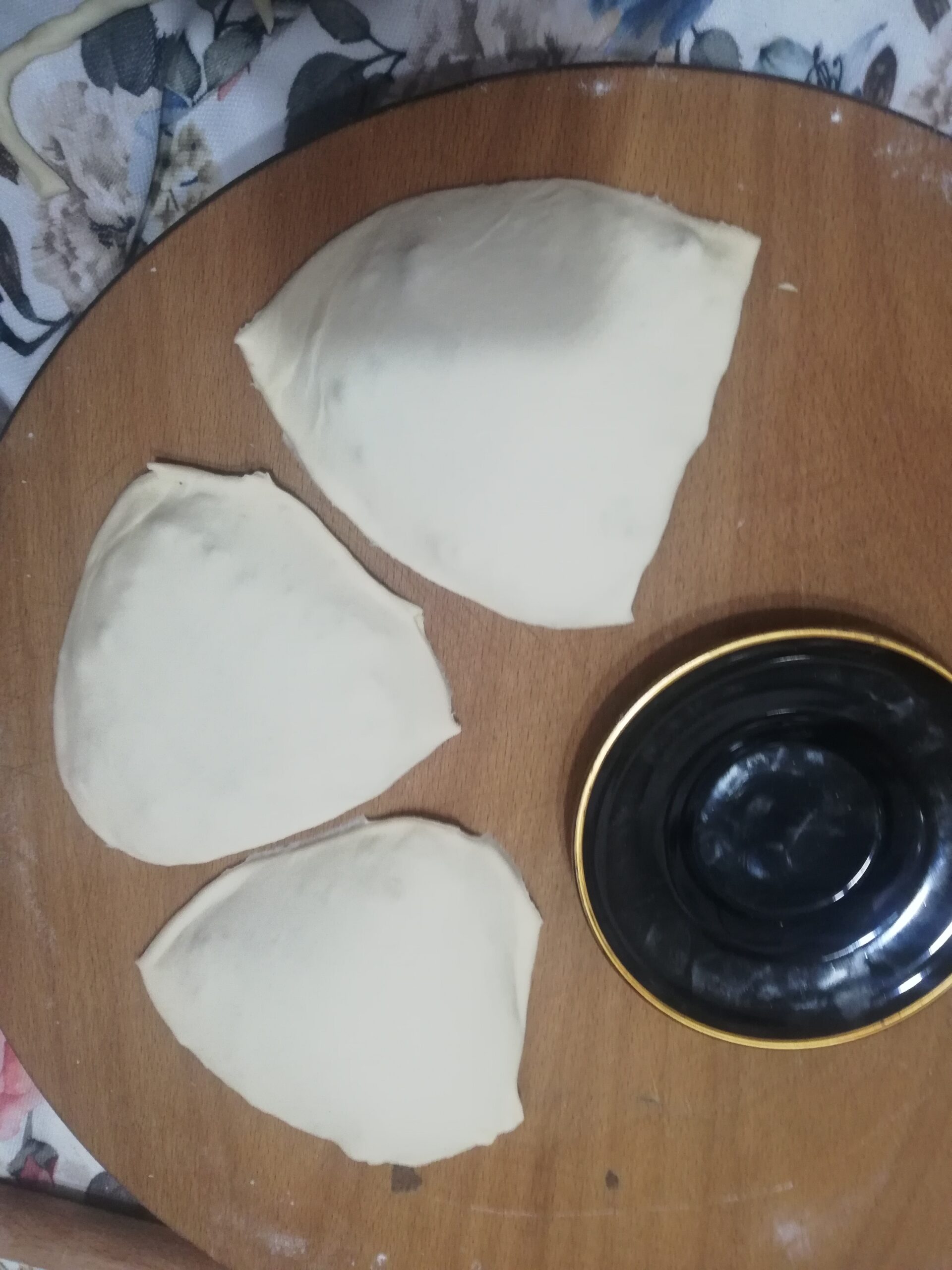 Üçgen Börek Çig Börek