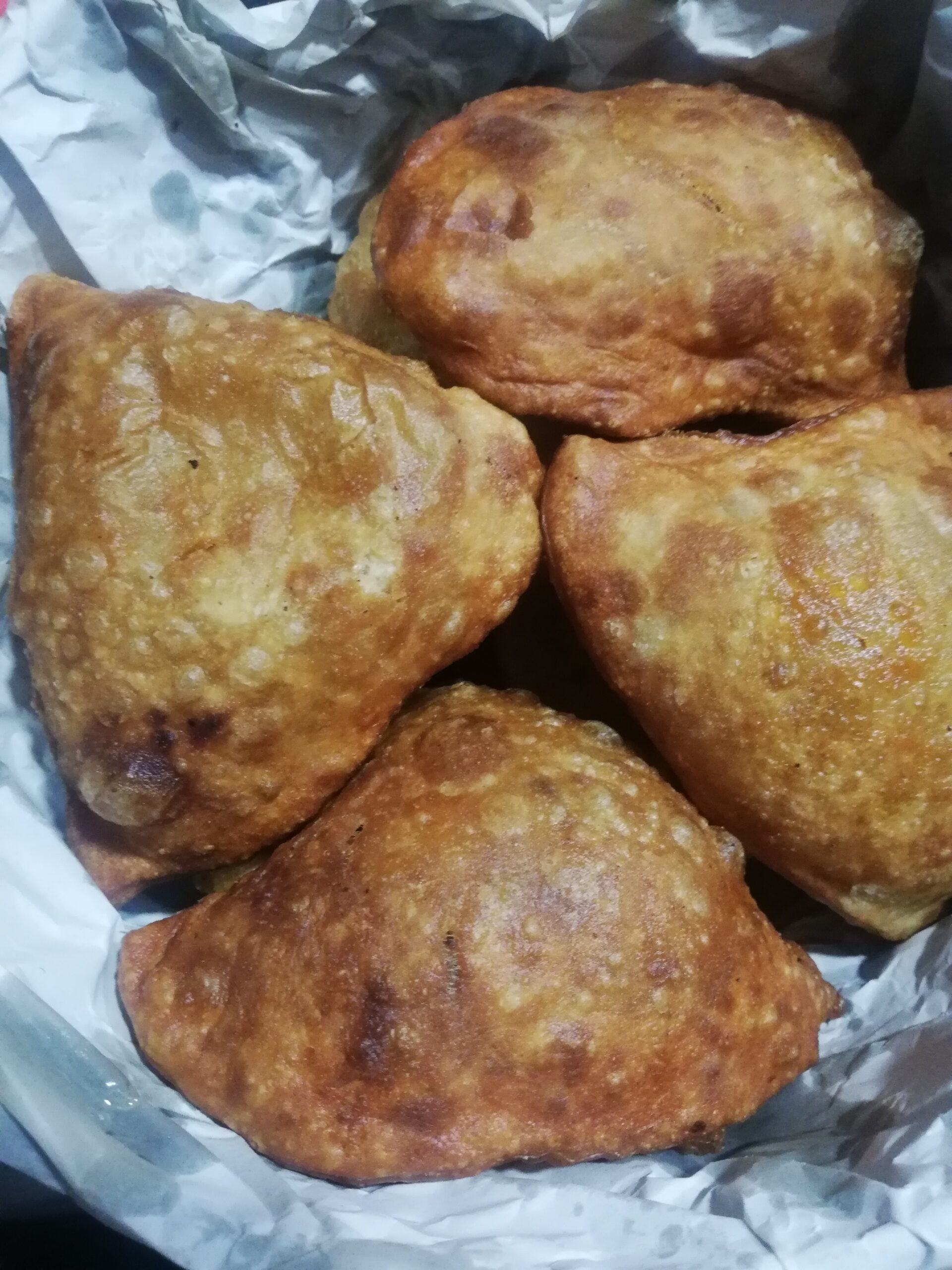 Üçgen Börek Çig Börek