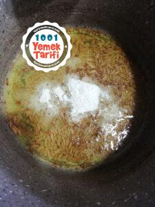 Arpa Şehriyeli Domates Çorbası Tarifi