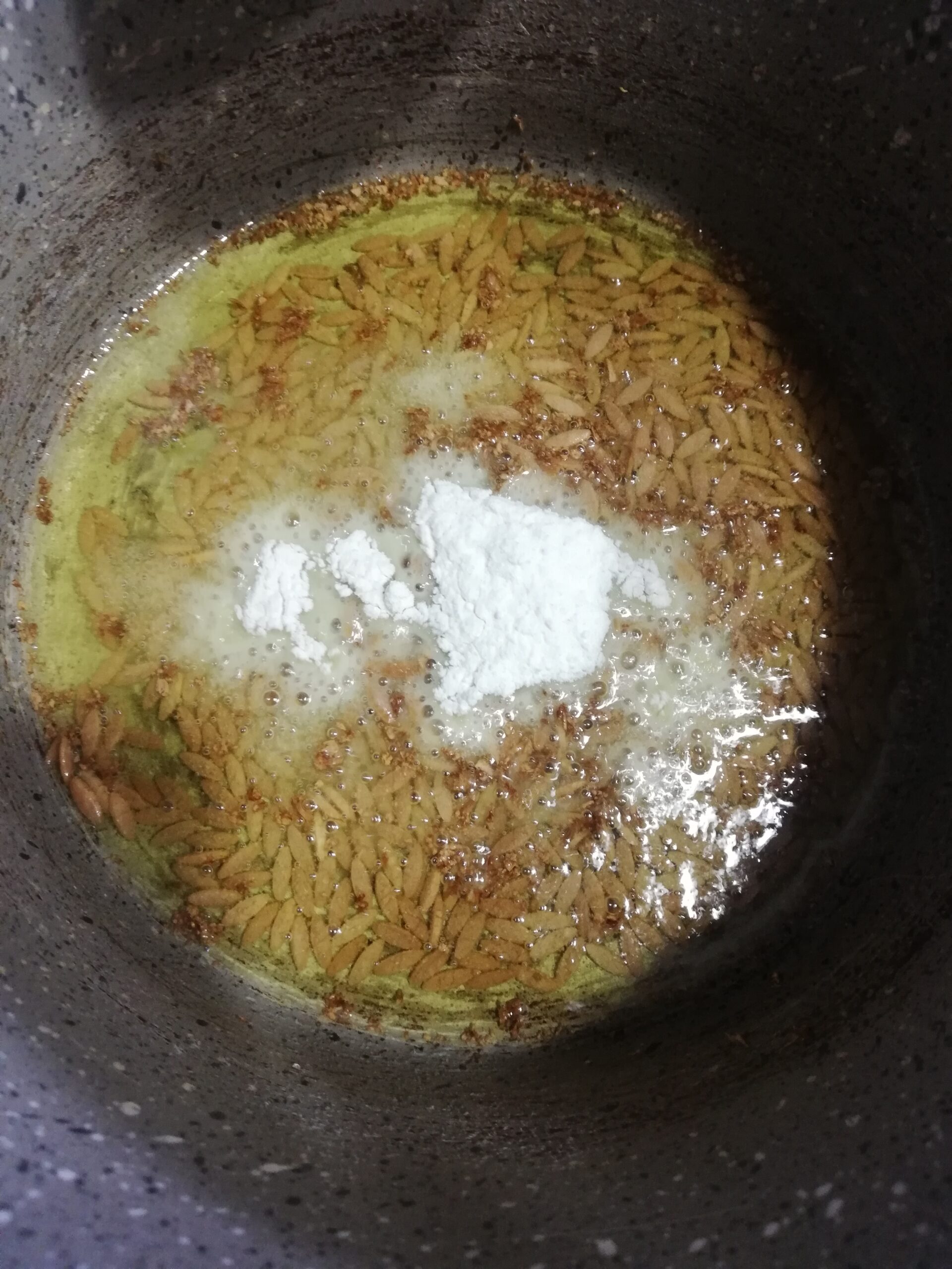 Arpa Şehriyeli Domates Çorbası Tarifi