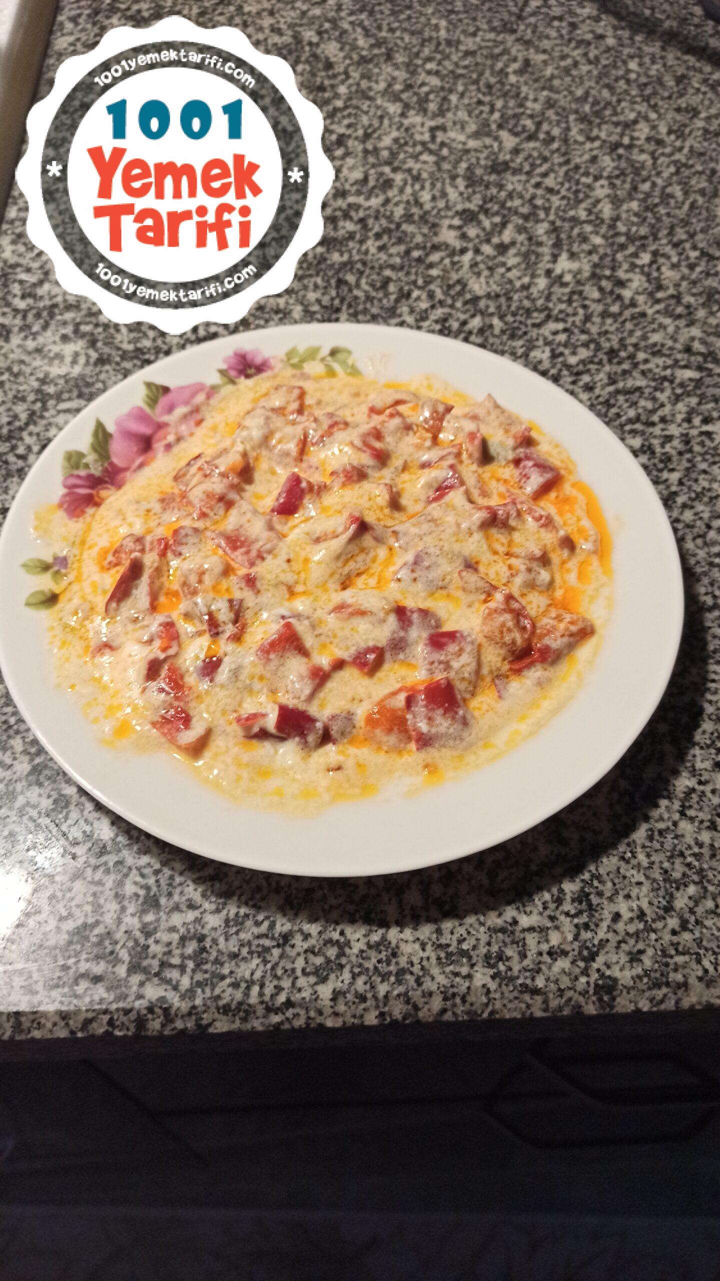 Yoğurtlu Kapya Biber Salatası