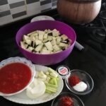 Güveçte Etli Patlıcan Yemeği tarifi