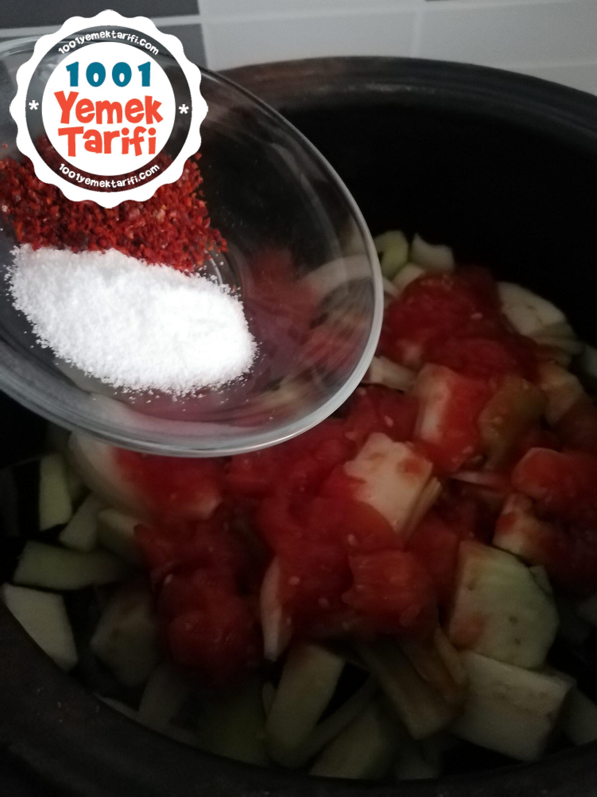 Güveçte Etli Patlıcan Yemeği
