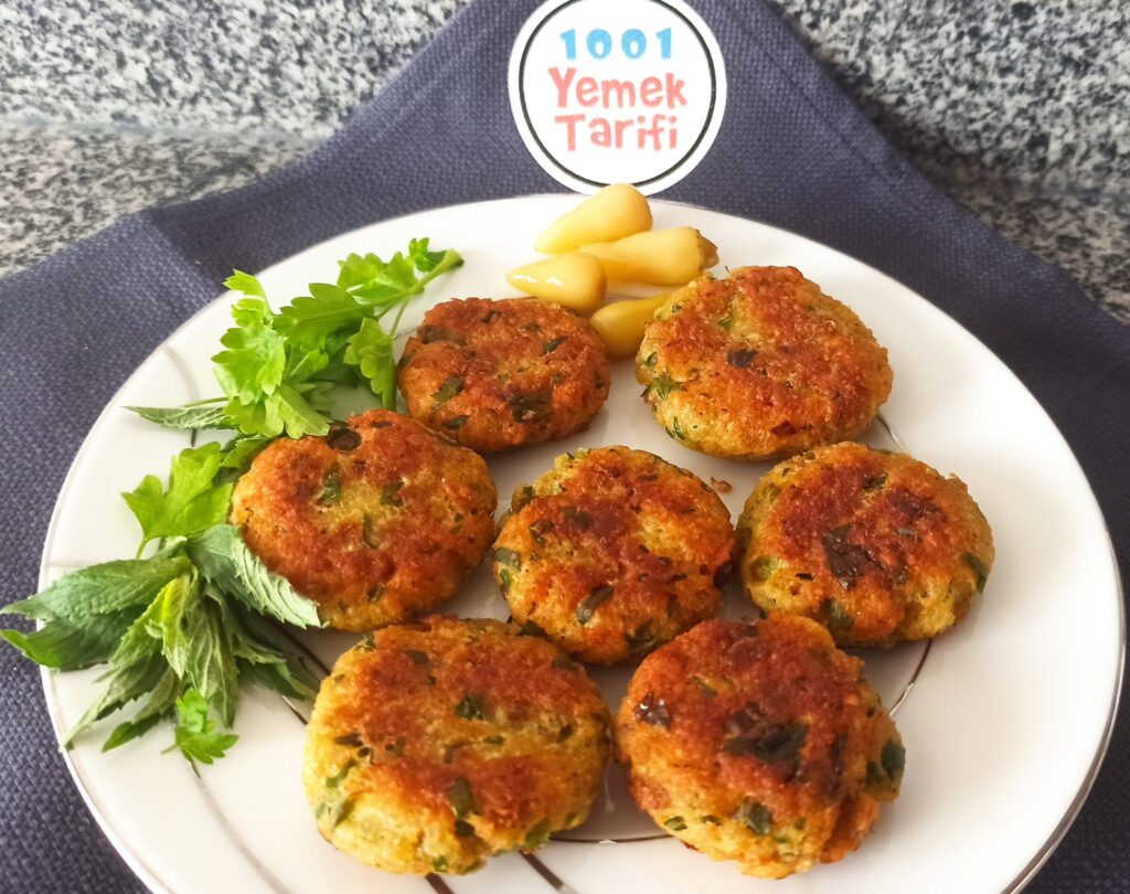 Bayat Ekmek Köftesi Nasıl Yapılır