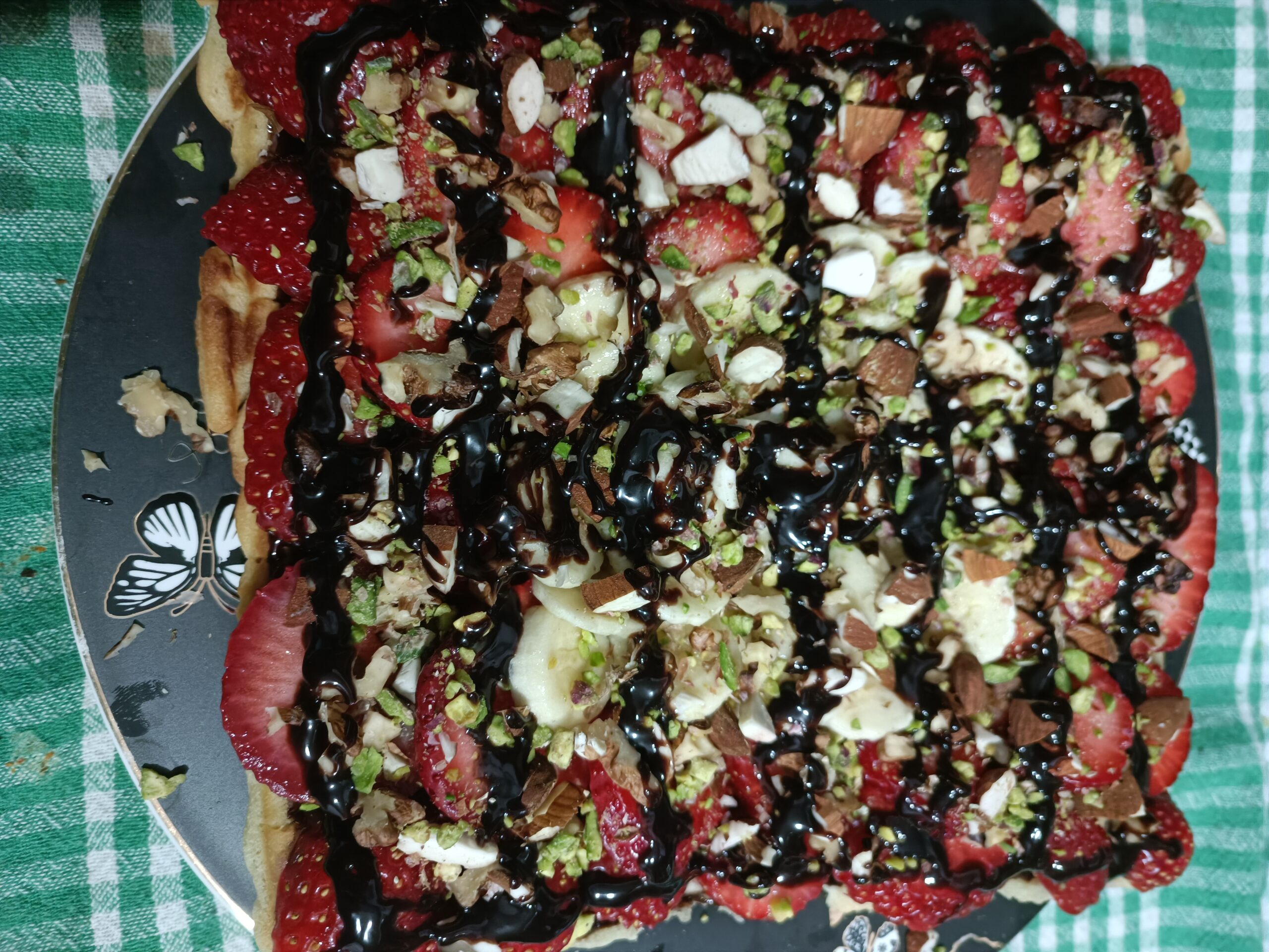 Kuru Meyveli Çilekli Muzlu Waffle