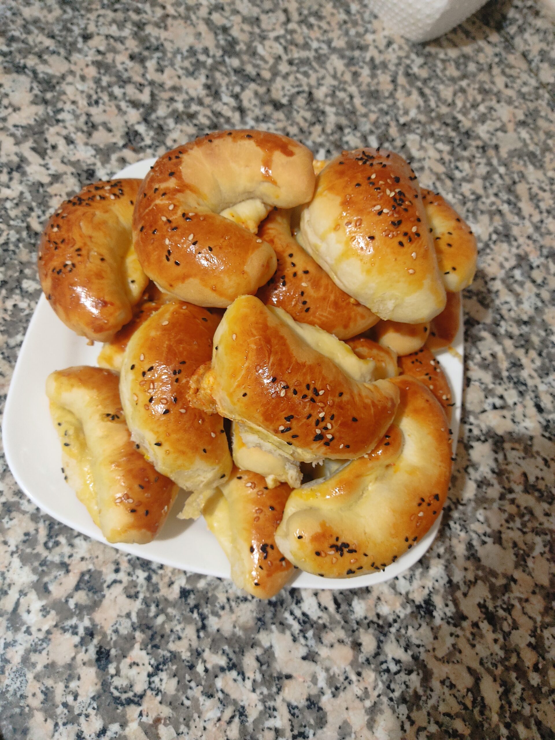 Fotoğraflı: Mayalı Poğaça Tarifi
