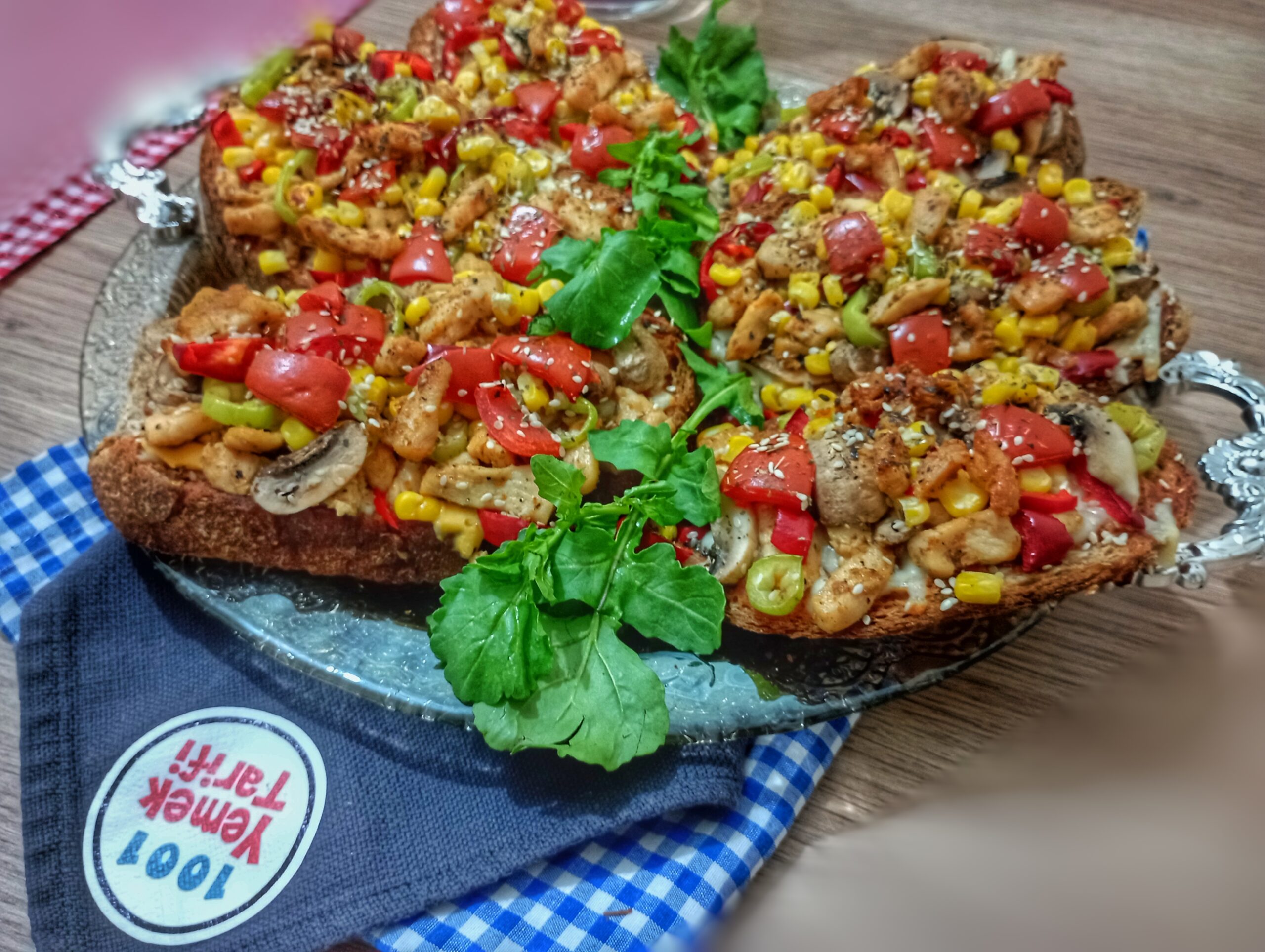 Tavuklu Ekmek Pizza