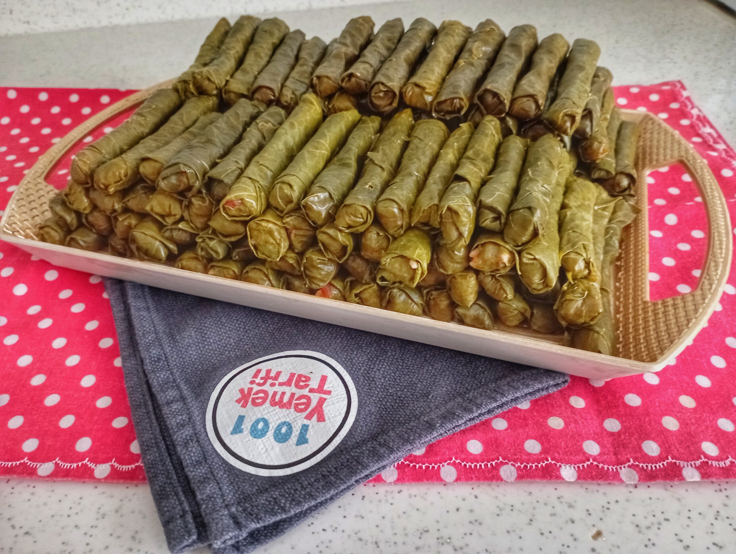 Zeytinyağlı Yaprak Sarması Tarifi