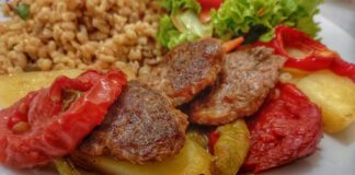 Kasap Köfte Yemeği