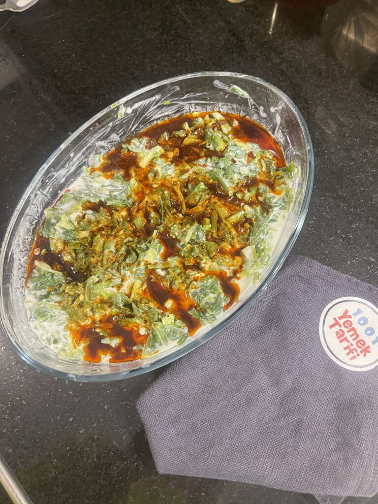 Yoğurtlu Radika Tarifi (Karahindiba)