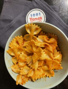 ZEYTİNYAĞLI SALÇALI MAKARNA NASIL YAPILIR