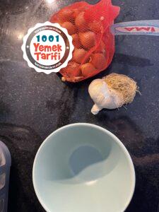 SOĞAN SARIMSAKLI MEZE