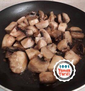 Kaşarlı mantarlı menemen tarifi