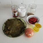 VİDEOLU Salçalı Soslu Yaprak Sarması Tarifi