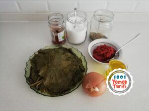 VİDEOLU Salçalı Soslu Yaprak Sarması Tarifi