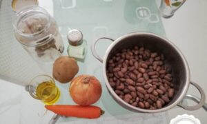 Zeytinyağlı Barbunya Tarifİ-barbunya pilaki yapımı nasıl yapılır kaç kalori