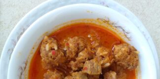 Mardin-Yoresine-Ait-Dahudiyet-corbasi-tarifi-eksili-pirincli-kofte-yapimi-tarifi-nasil-yapilir-puf-noktasi-1001yemektarifi