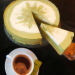 Matcha-Mousse-Pastasi-Tarifi-nasil-yapilir-kac-kalori-nefis-pasta-yapimi-puf-noktasi-1001yemektarifi