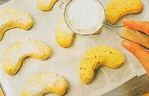 Nefis Ay Kurabiyesi Tarifi-kac kalori-kolay ev yapimi kurabiye tarifleri-pus noktasi-videolu-1001yemektarifi