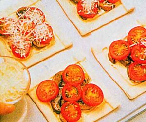 Nefis-Pizza-Tarifi-Evde-Pizza-Hamuru-ve-Domatesli-Mantarli-Pizza-Yapimi-nasil-yapilir-kac-kalori-1