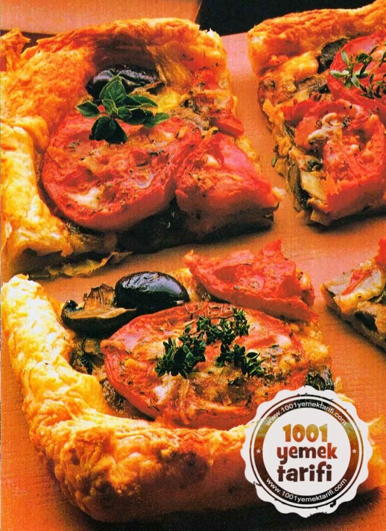 Nefis Pizza Tarifi Evde Pizza Hamuru ve Domatesli, Mantarlı Pizza