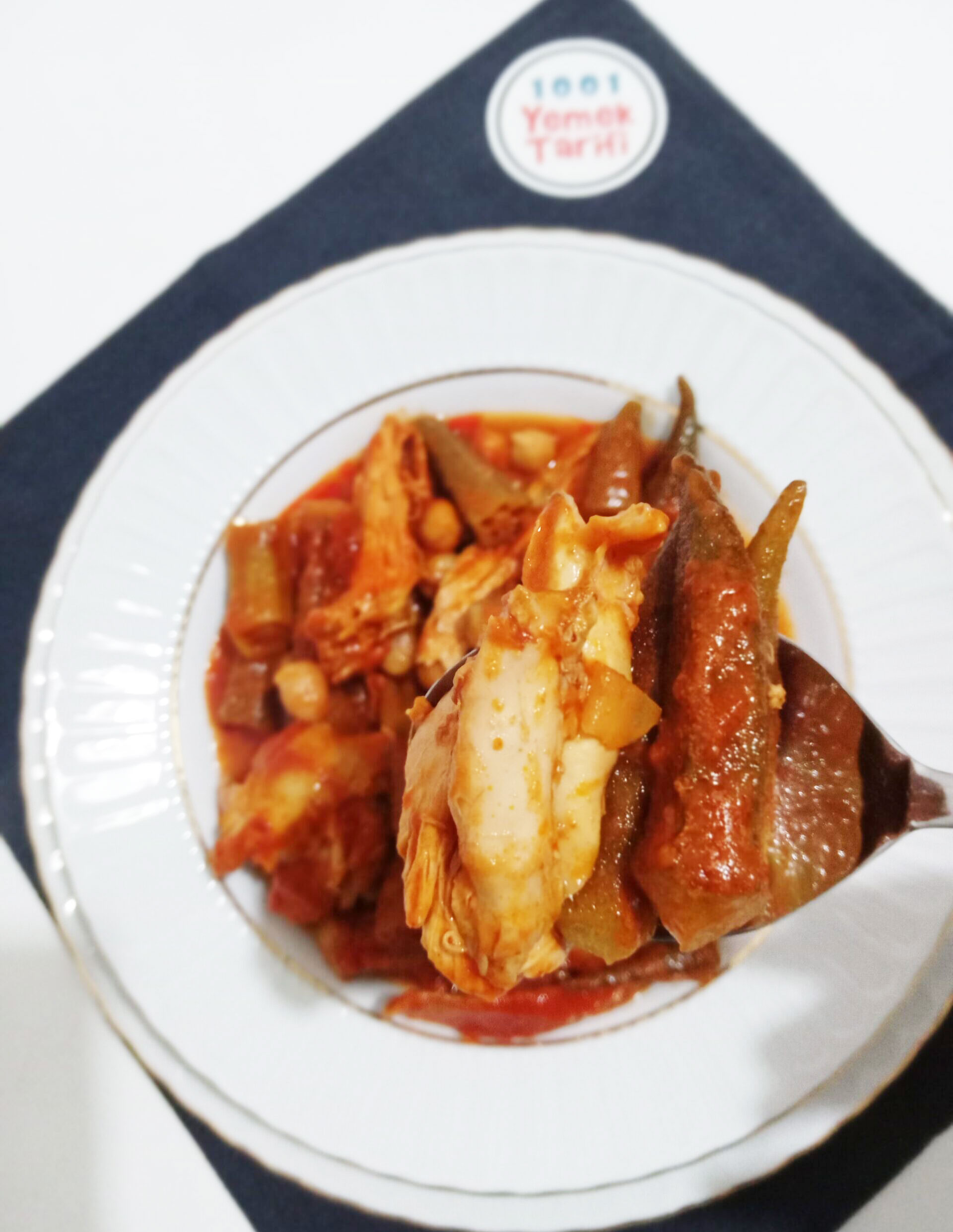 Nohutlu Tavuk Etli Bamya Yemeği Tarifi