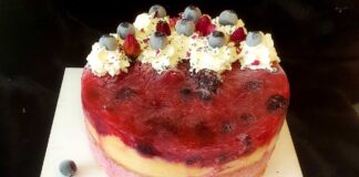 Orman-Meyveli-Vanilyali-Pasta-Tarifi-nasil-yapilir-kac-kalori-nefis-kolay-puf-noktalari-1001yemektarifi