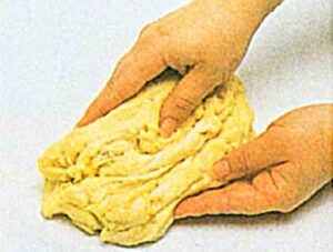 Peynirli-Pogaca-Tarifi-Nefis-Kolay-Mayasiz-Pogaca-Yapimi-nasil-yapilir-kac-kalori-1001yemektarifi-1