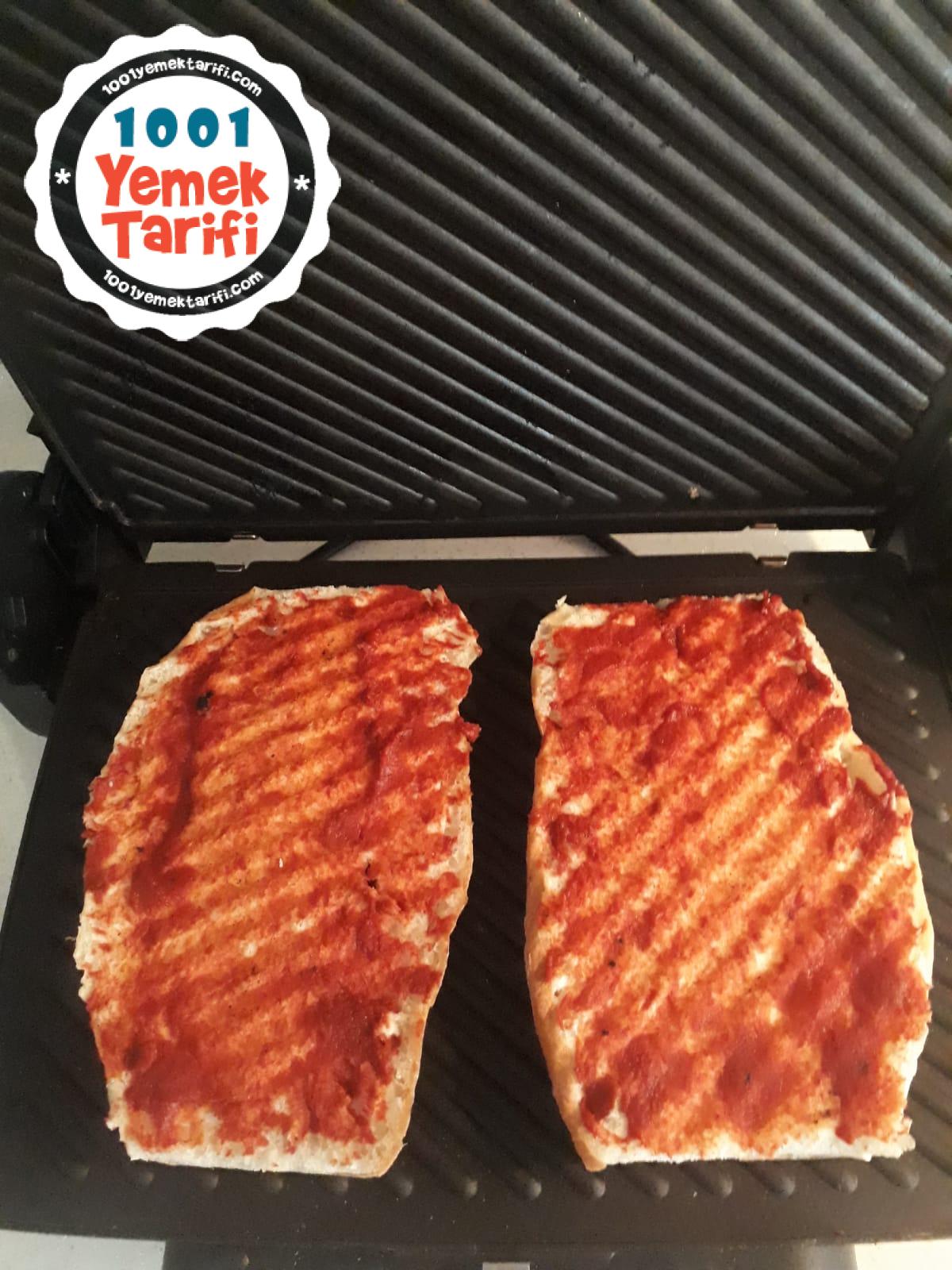 Pizza Tost Tarifi
