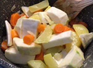 Portakalli Kereviz Yemegi Tarifi-zeytinyağlı kış yemekleri