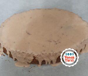 Pratik ve lezzetli kakaolu ıslak kek tarifi