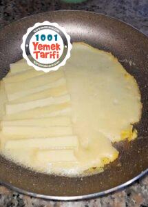 Kabarık Kaşarlı Omlet