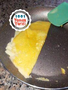 Kabarık Kaşarlı Omlet