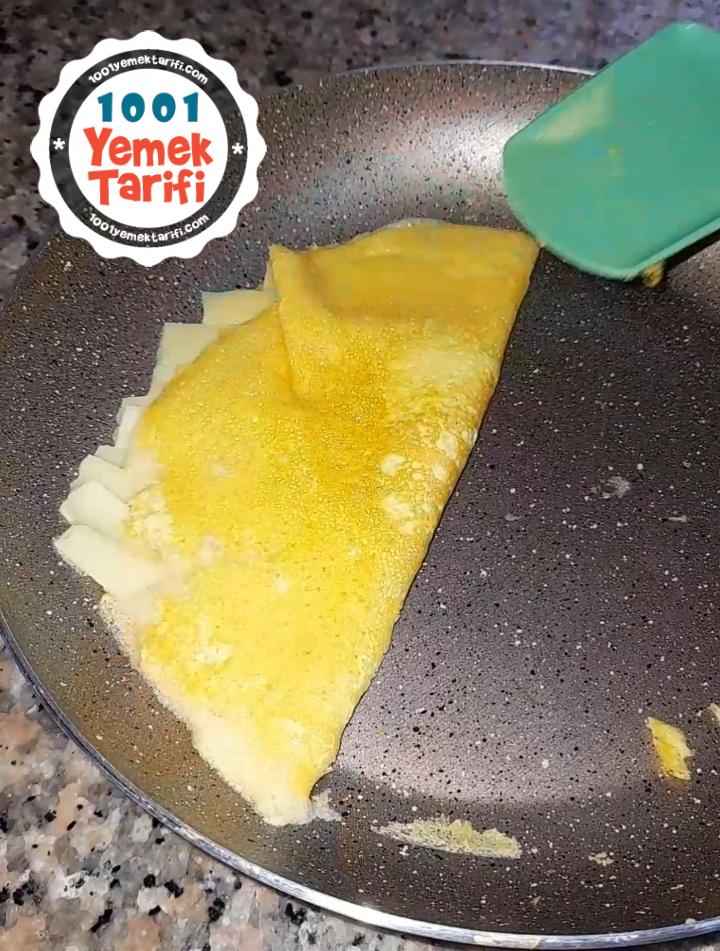 Kabarık Kaşarlı Omlet