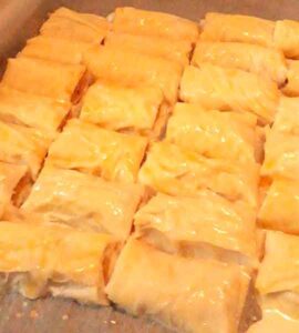 Soslu Patatesli Börek (Baklavalık Hazır Yufkadan) resimli ve fotograflı