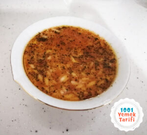 Tavuk Sulu Arpa Şehriye Çorbası Nasıl Yapılır